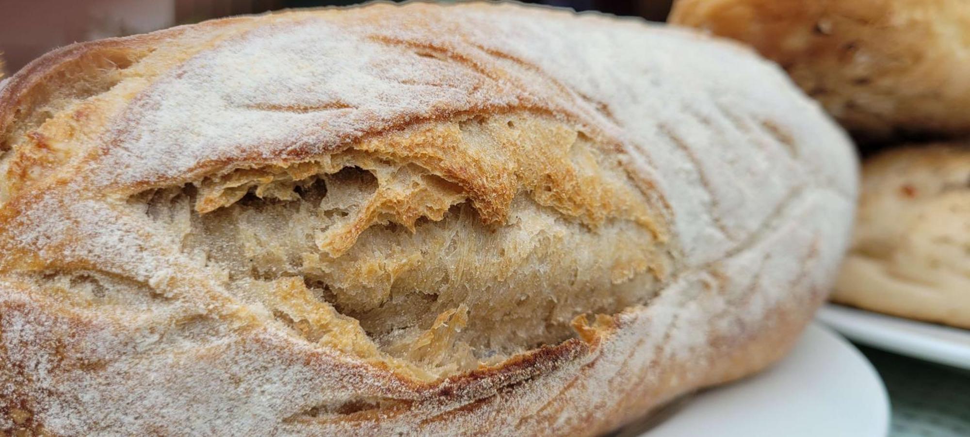 Radisson Blu Hotel, Greater Noida Exteriér fotografie A close-up of a loaf of bread