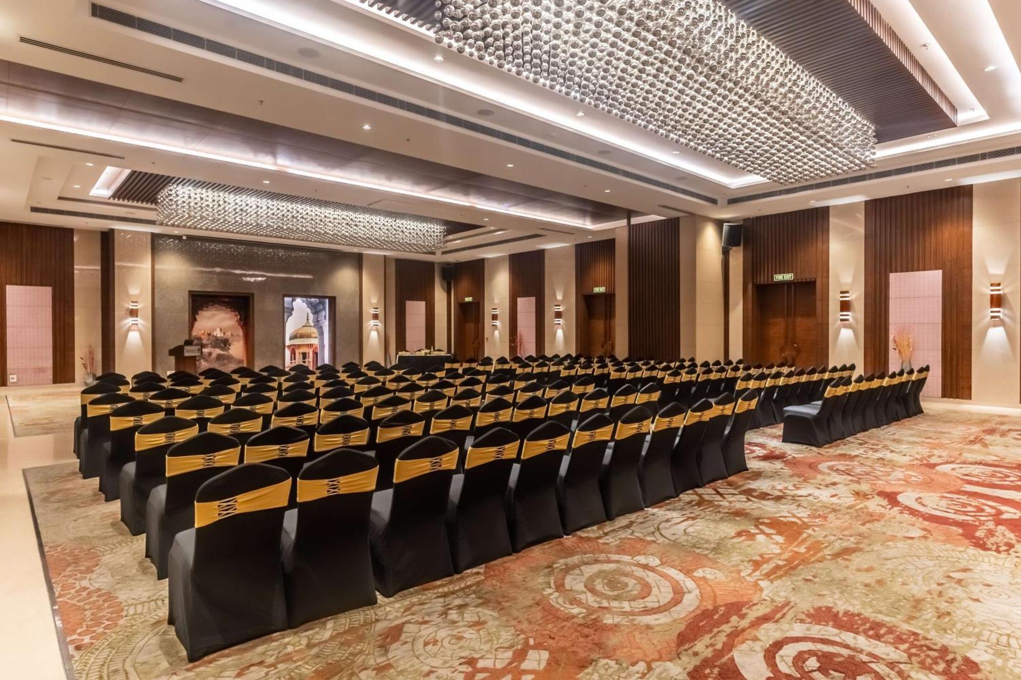 Radisson Blu Hotel, Greater Noida Exteriér fotografie The Grand Ballroom