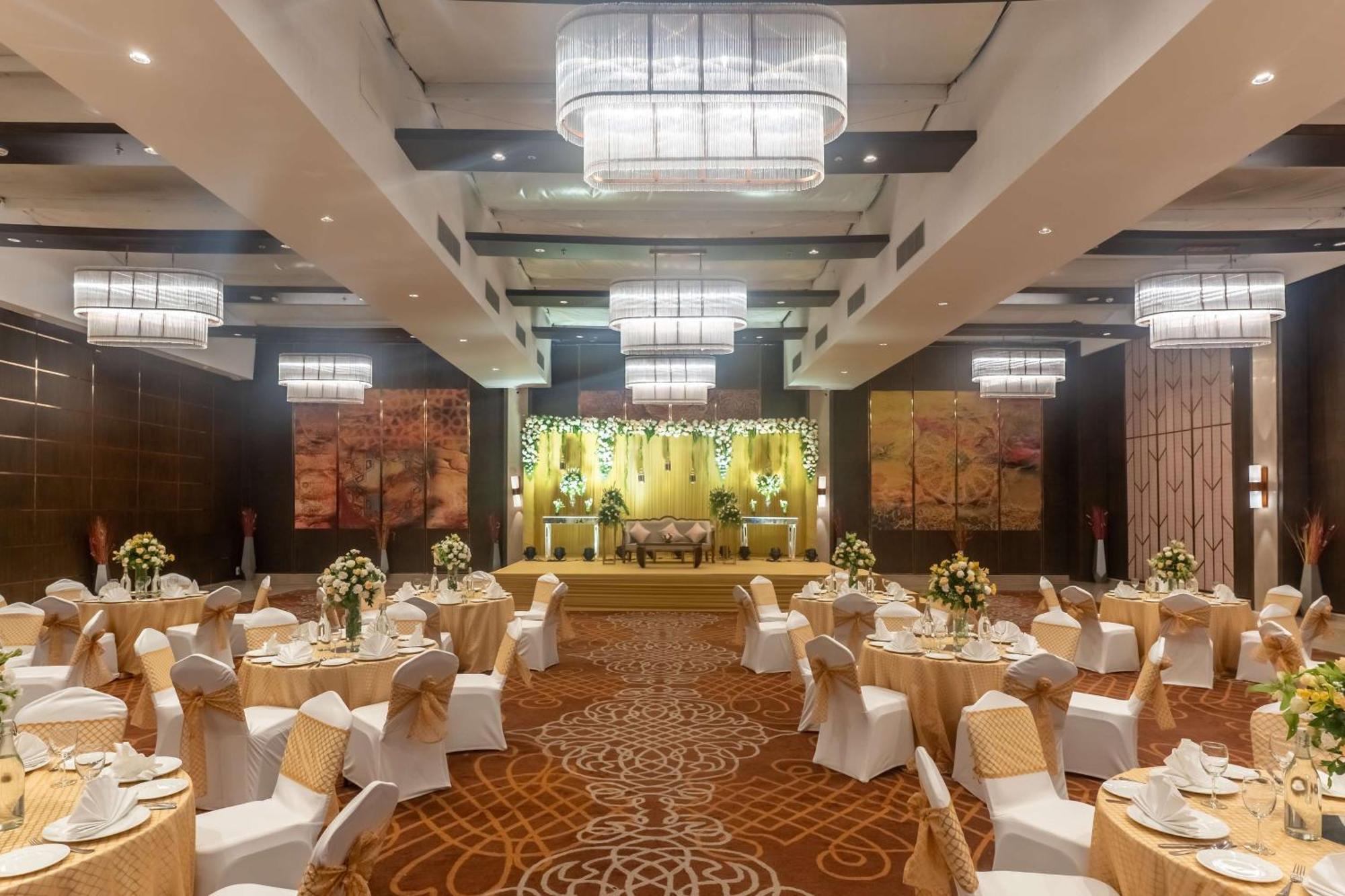 Radisson Blu Hotel, Greater Noida Exteriér fotografie The Grand Ballroom