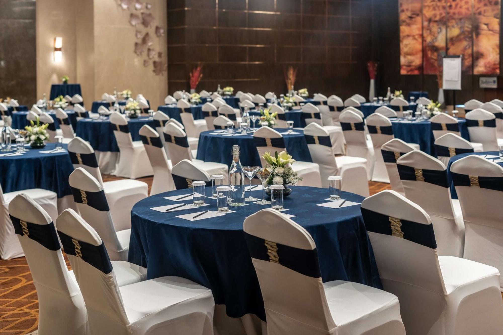 Radisson Blu Hotel, Greater Noida Exteriér fotografie The Grand Ballroom